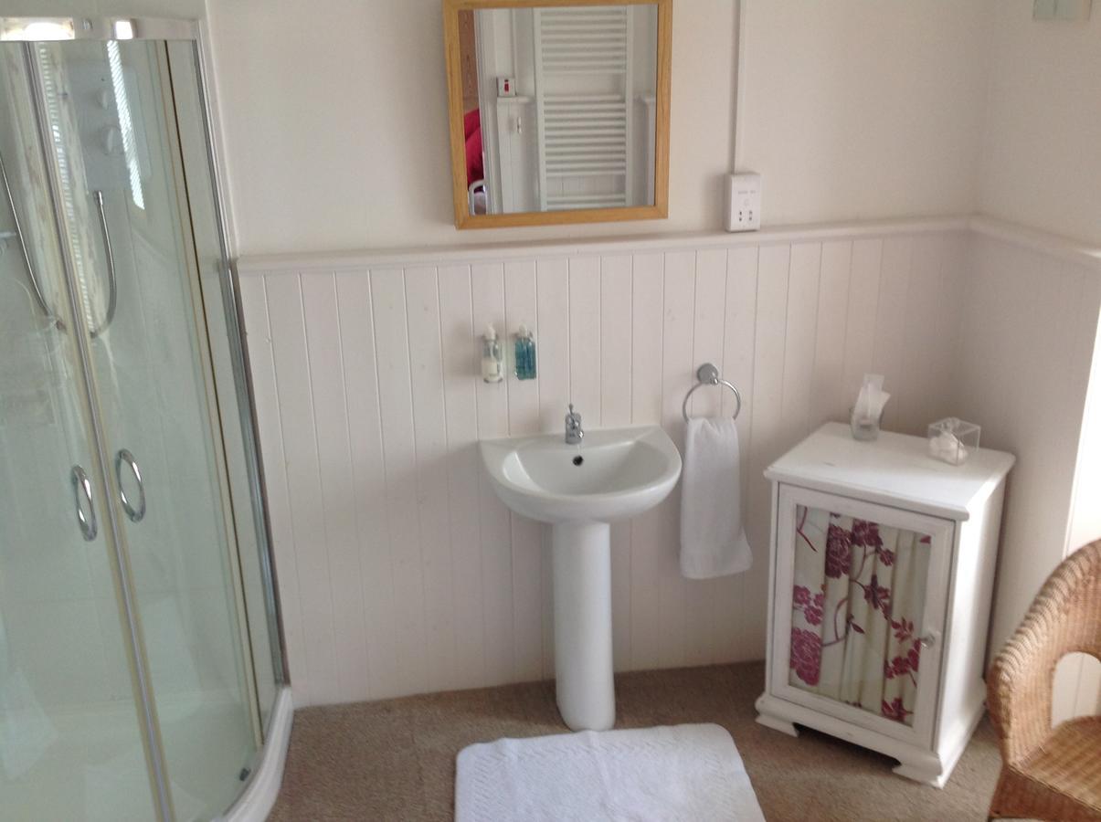 Leahurst Bed And Breakfast Tywyn Bagian luar foto