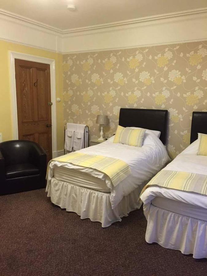 Leahurst Bed And Breakfast Tywyn Bagian luar foto